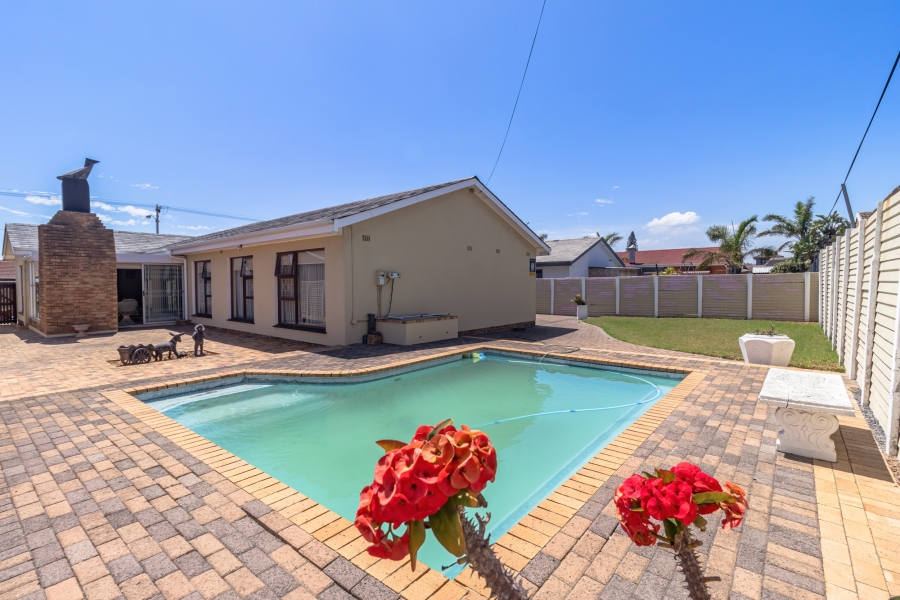 4 Bedroom Property for Sale in Goodwood Park Western Cape